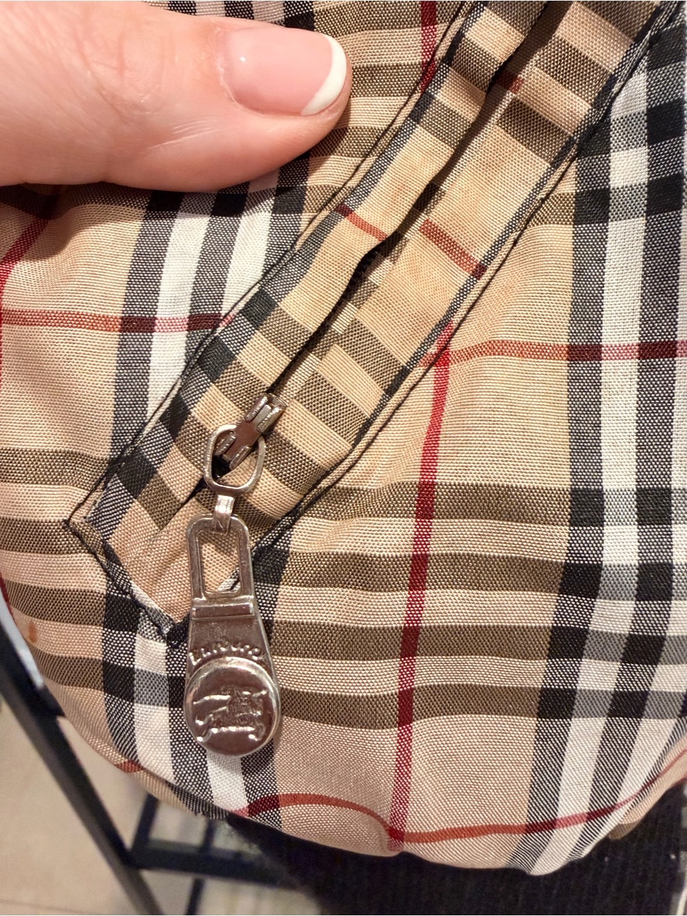 Burberry Beige Nova Check Jacket with Black Trim and Red Logo - Picture 4 of 7